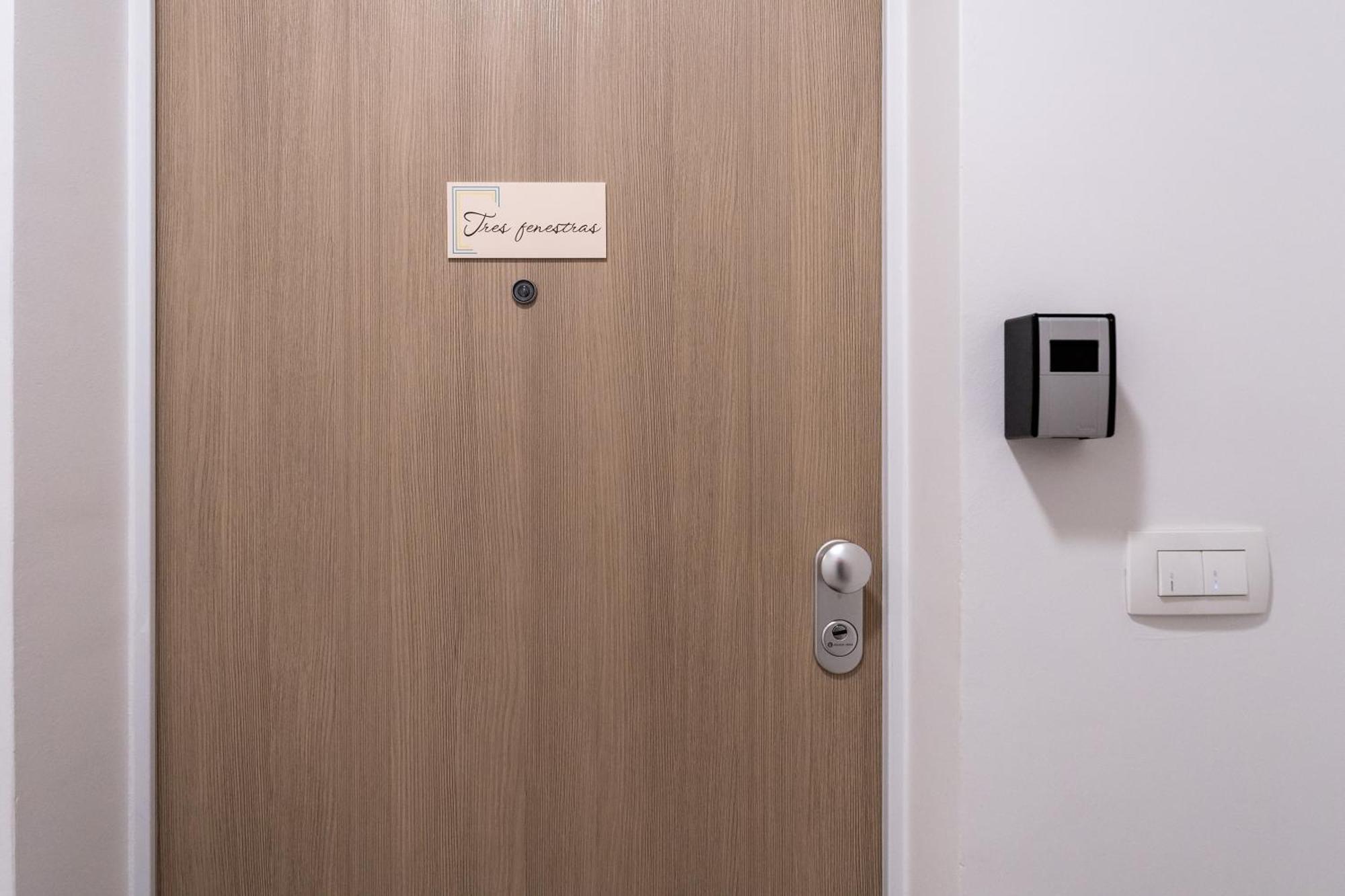 Tres Fenestras Zadar - Private Parking Appartement Buitenkant foto